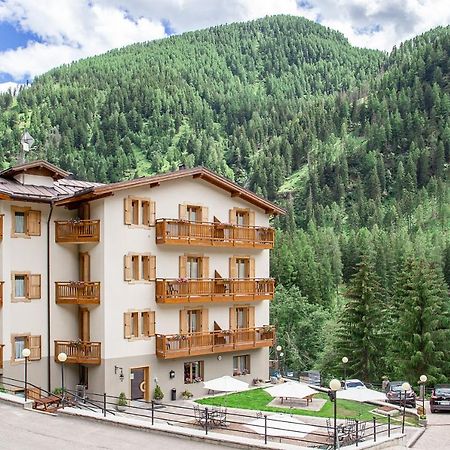Residence Hotel Santa Maria Piscina E Wellness Пейо Фонти Екстериор снимка