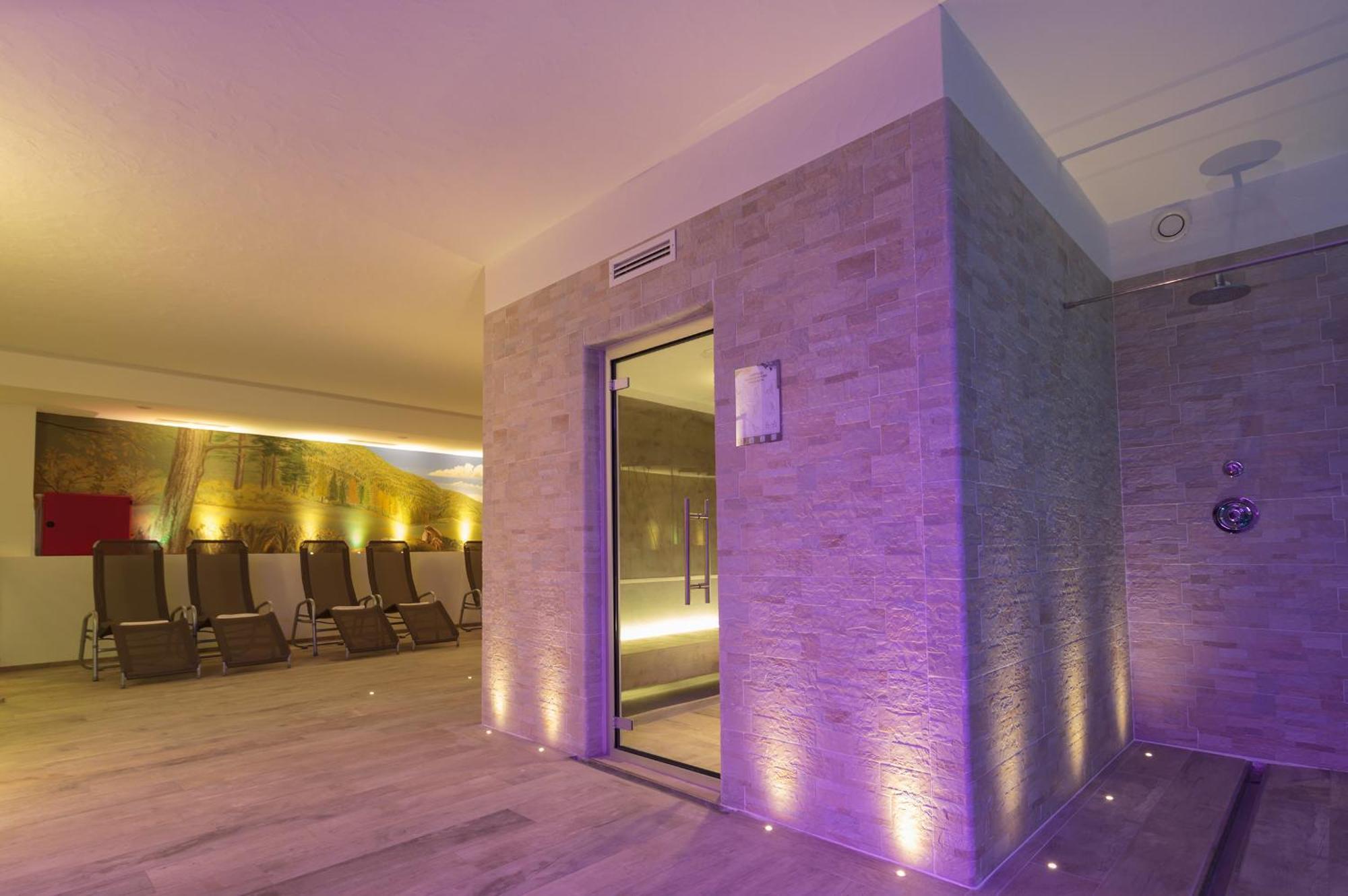 Residence Hotel Santa Maria Piscina E Wellness Пейо Фонти Екстериор снимка